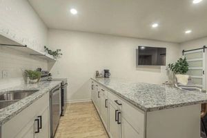 Alquiler Vacacional - Brand NEW Luxury Scandinavian Style Basement Apartment!