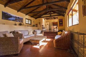 Alquiler Vacacional - Scenic Mountain Retreat in Santiago Wine Country near Don Melchor Winery
