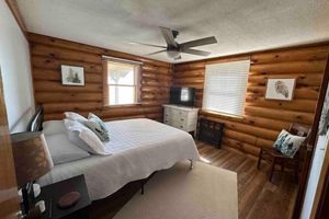 Alquiler Vacacional - Enjoy a memorable visit when you stay at Spring Branch Cabin.