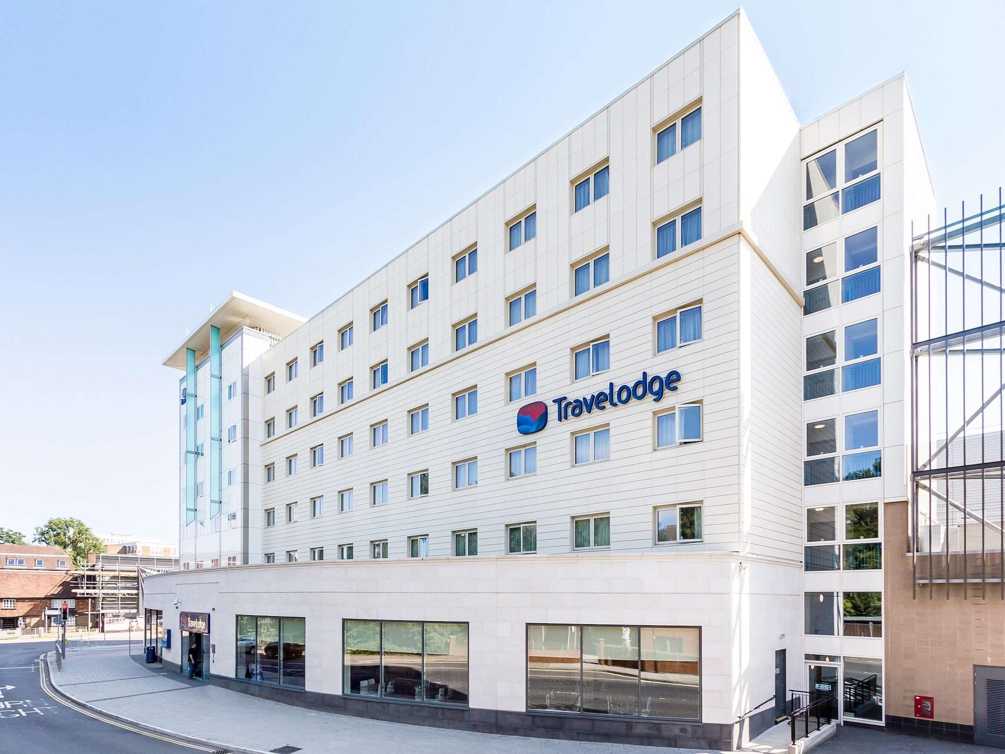 Vista Exterior Travelodge Crawley