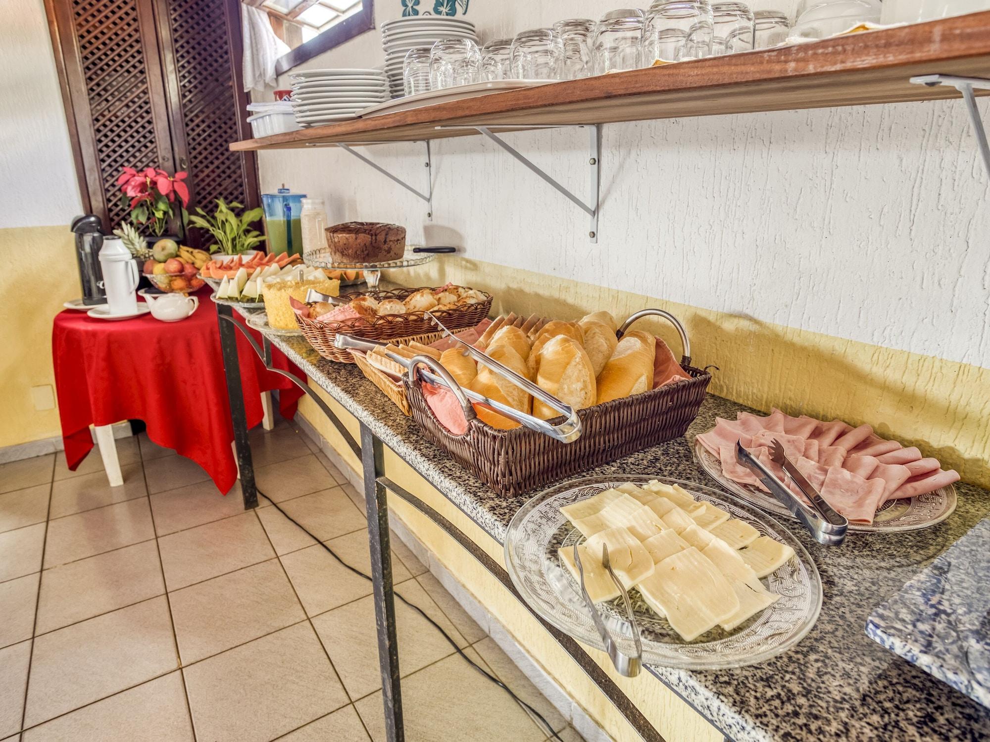 Restaurant OYO Hotel Guarany