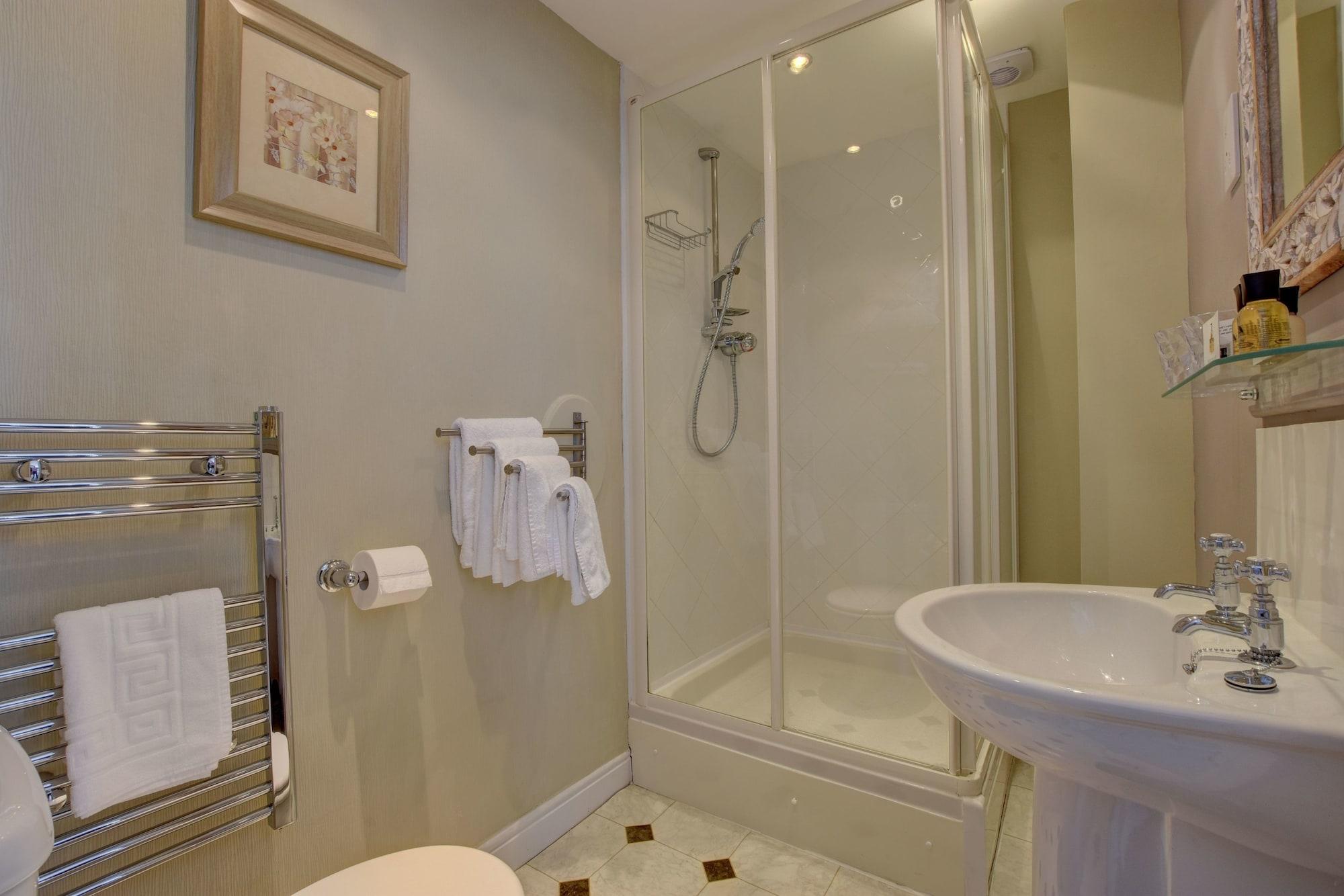 Equipamiento de Habitación White Linen Whitby, Room Only