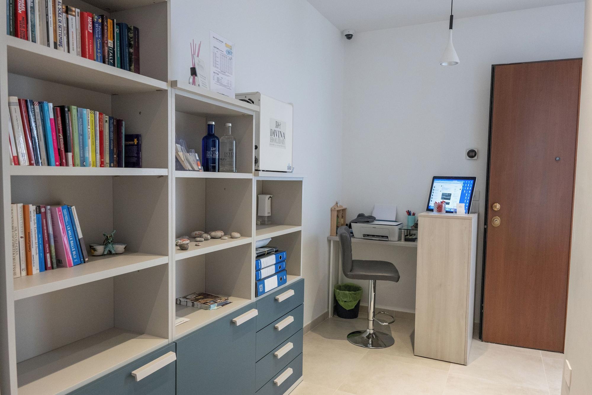 Vista Lobby Divina Holiday