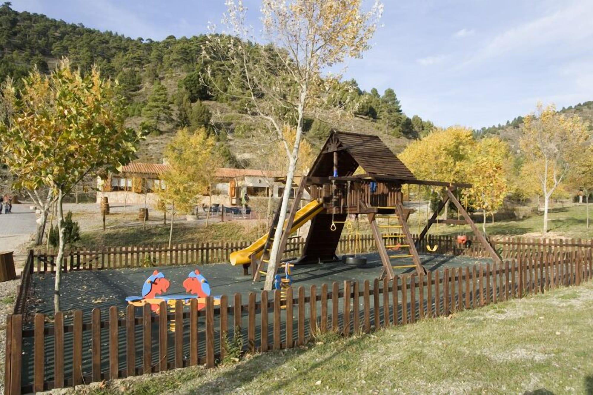 Instalaciones Recreativas Cabañas de Javalambre