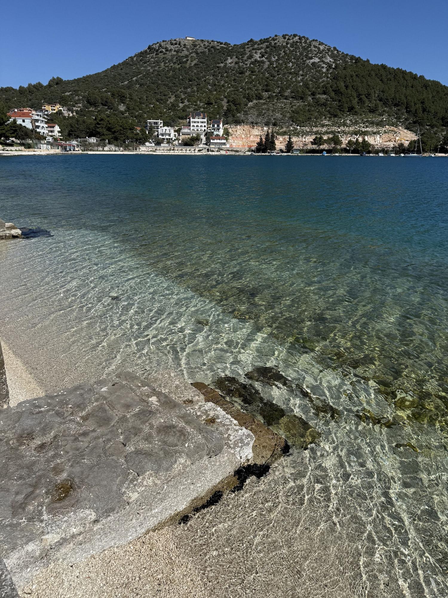 Varios Max Gastro Beach House