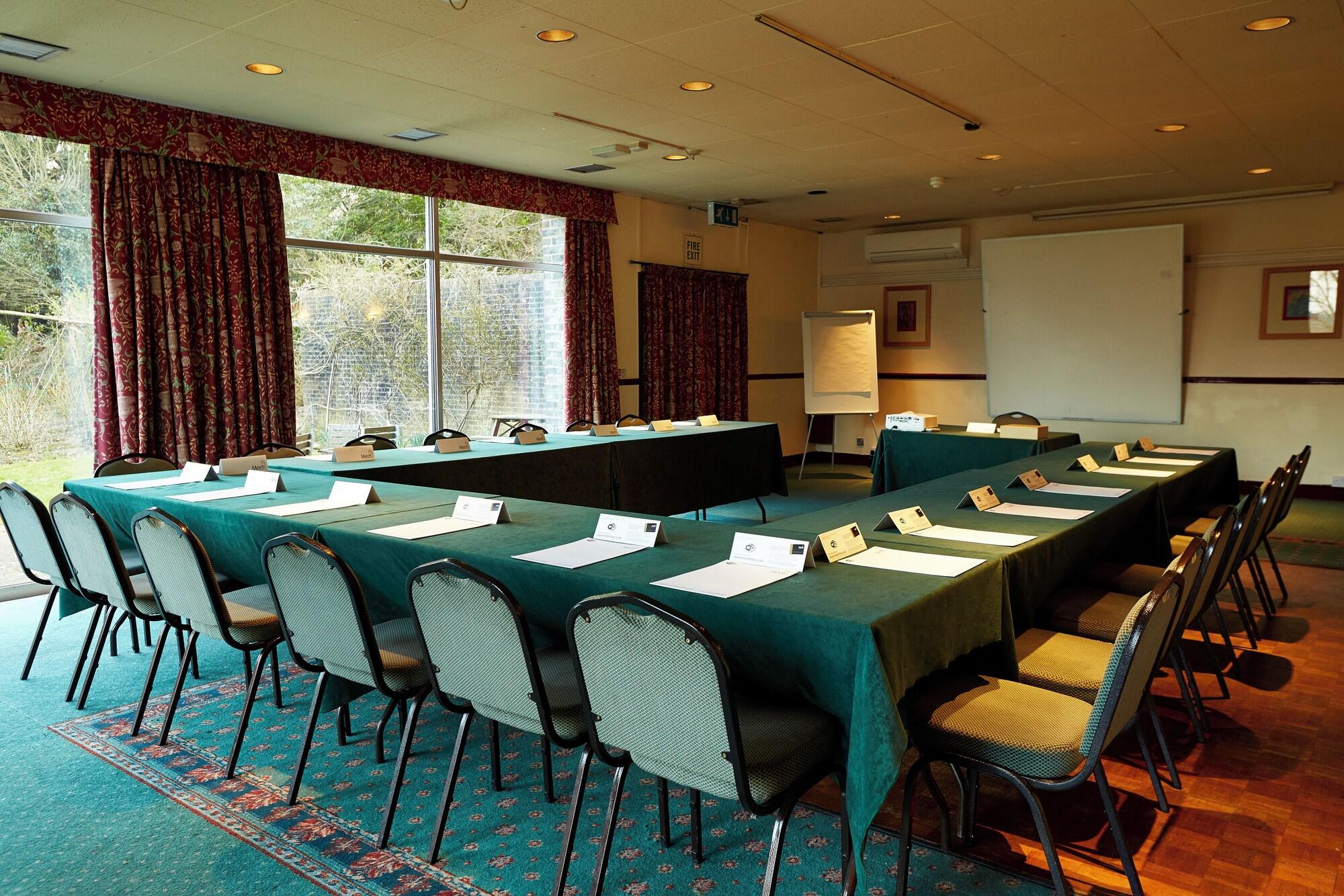 Sala de Reuniones The Roebuck Hotel by Greene King Inns