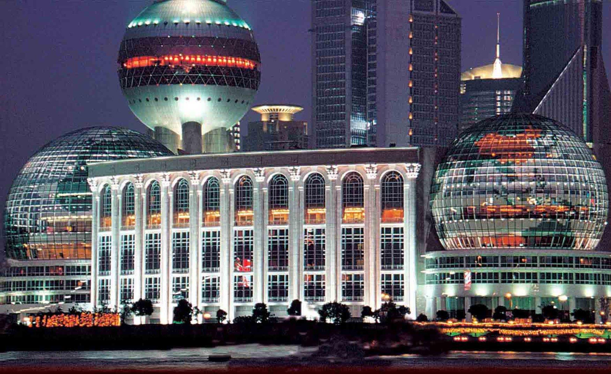 Vista Exterior Oriental Riverside Hotel Shanghai