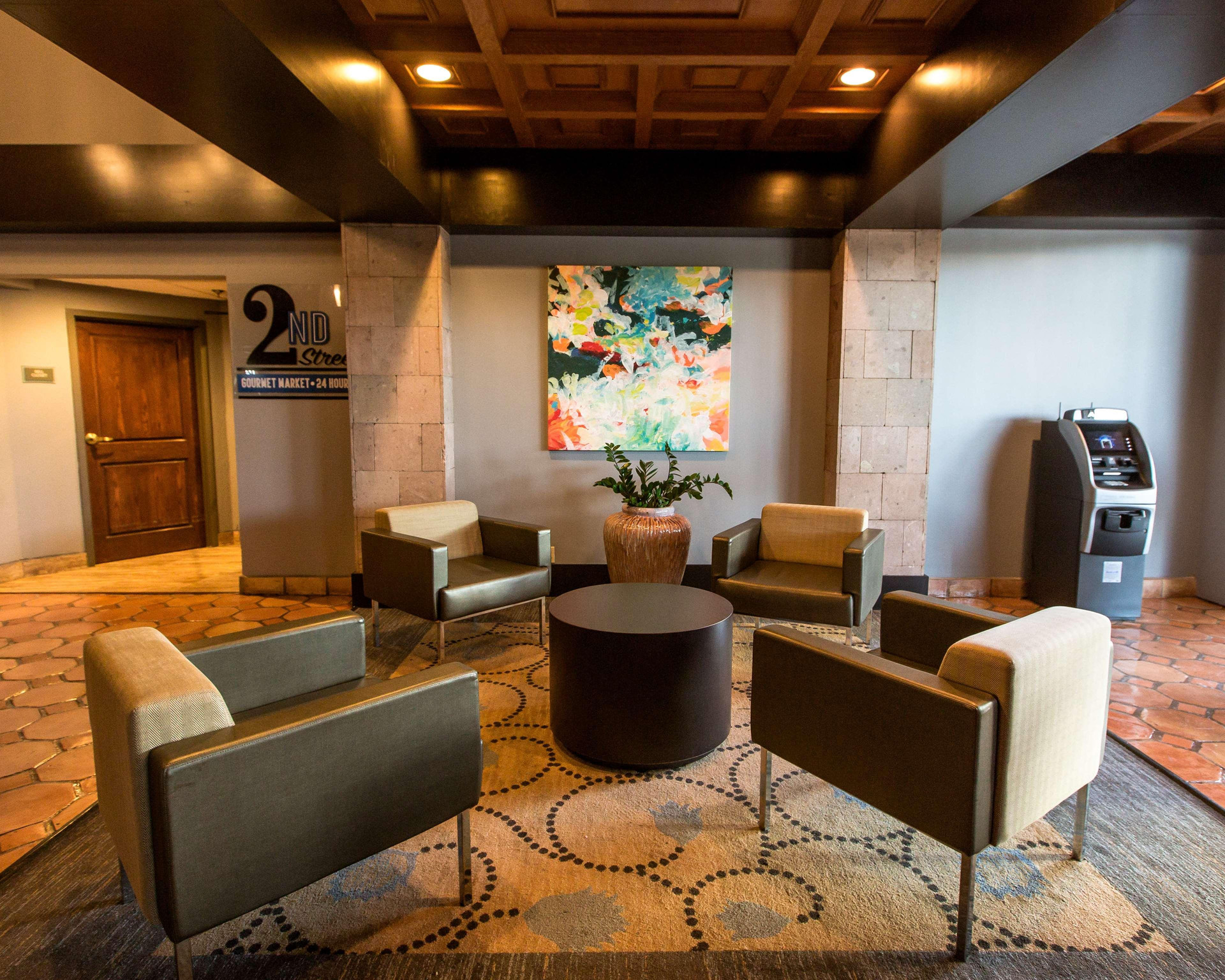 Vista Lobby DoubleTree Suites by Hilton Hotel McAllen