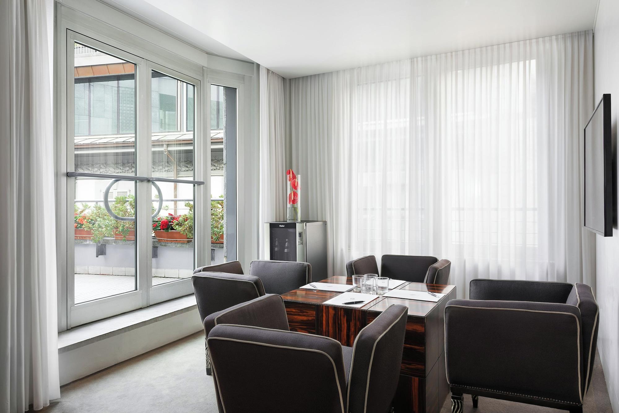 Sala de Reuniones Sina The Gray