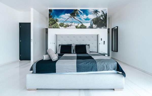 Gray Door Apartments - Adults Only