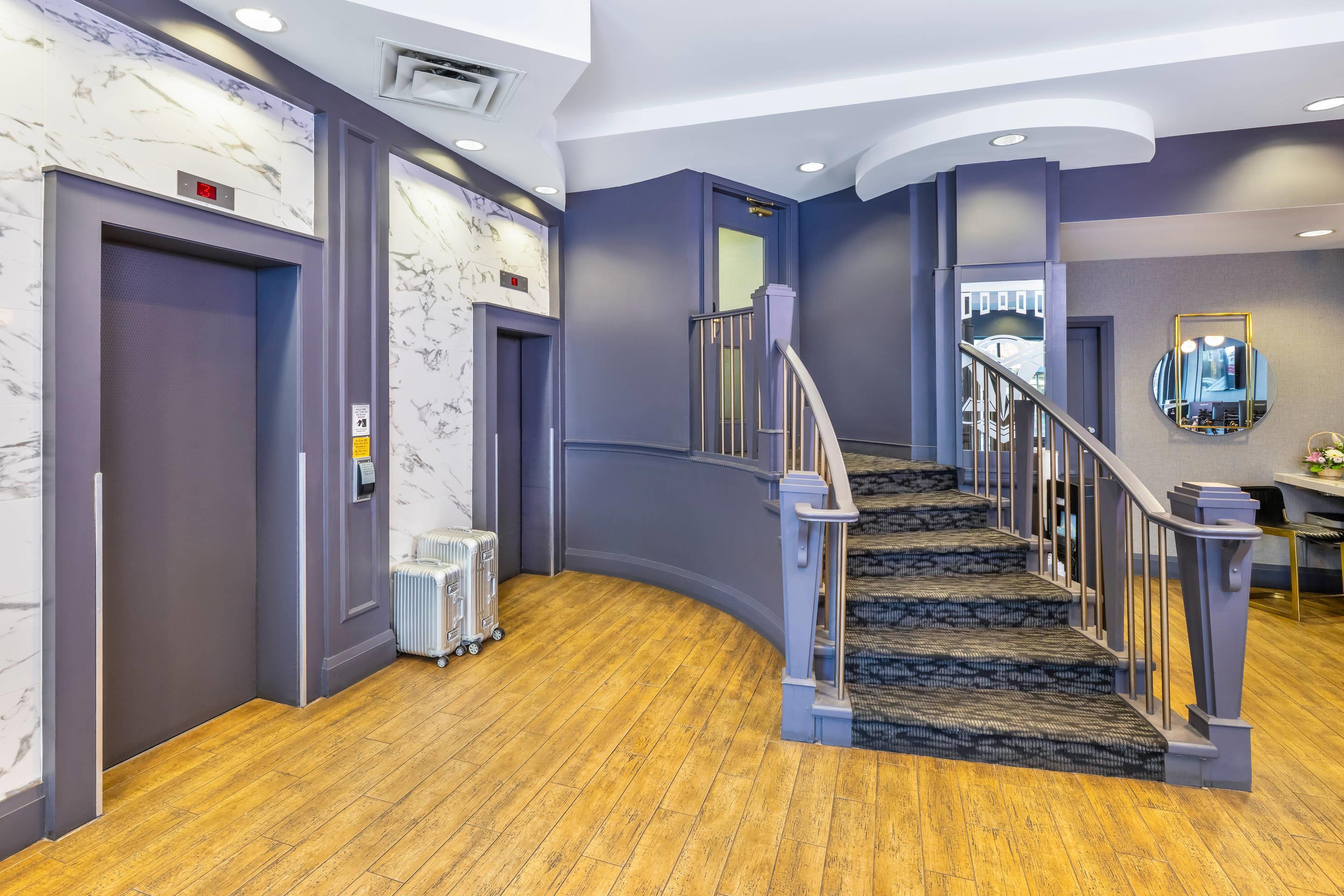 Vista Lobby Quality Inn & Suites