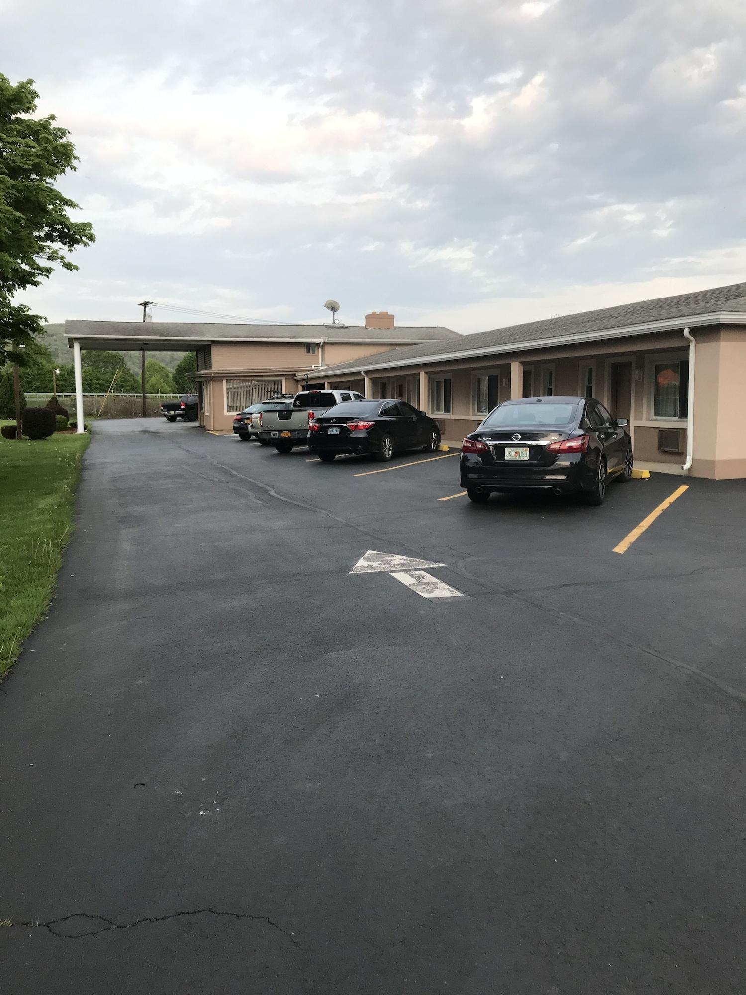 Vista Exterior Travel Inn Horseheads
