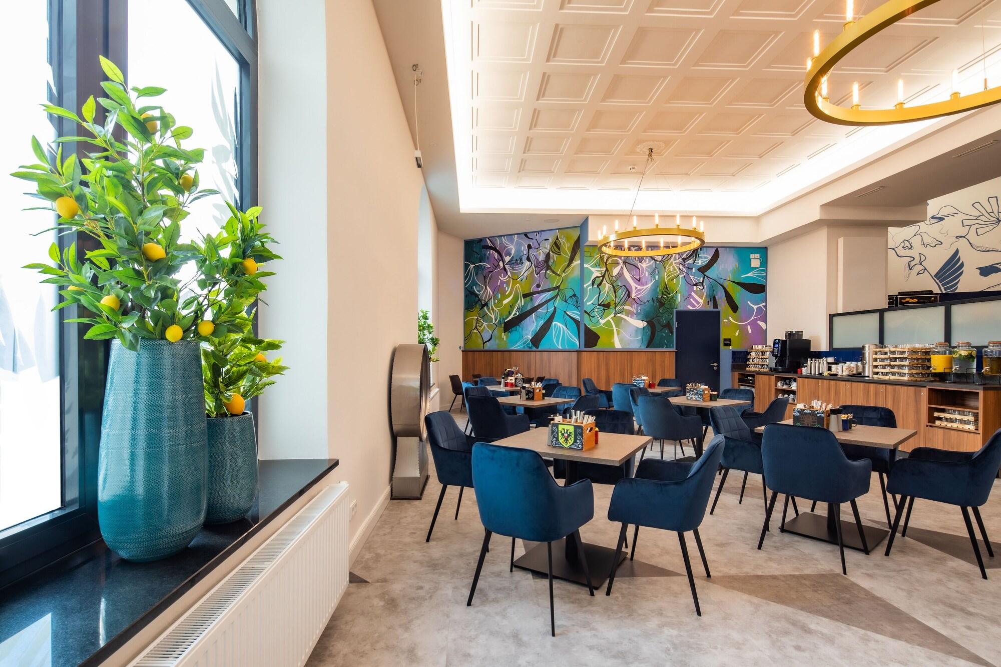 Restaurant Holiday Inn - the niu, Rig Lübeck by IHG