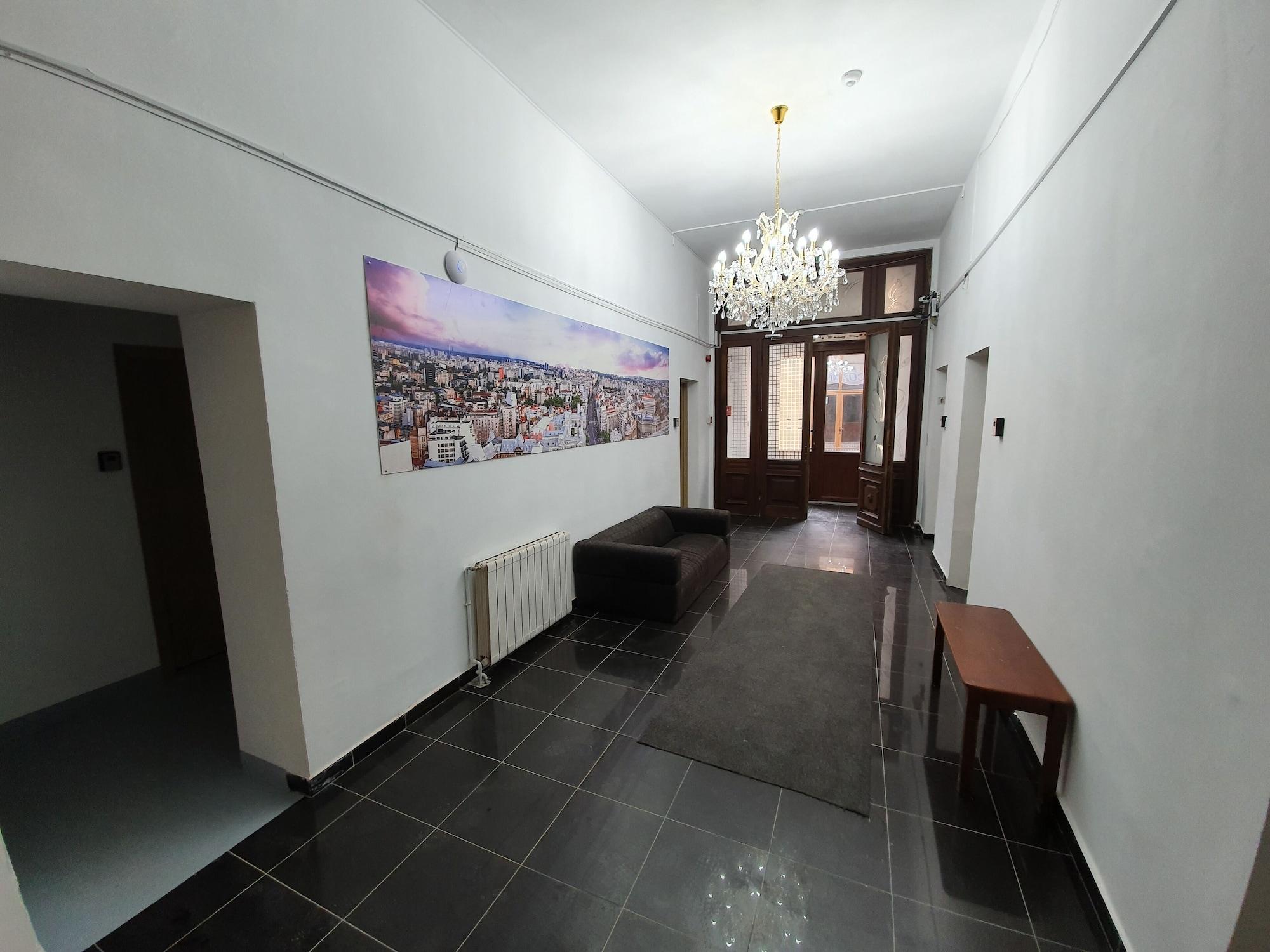 Varios Piata Uniri Cozy Inn