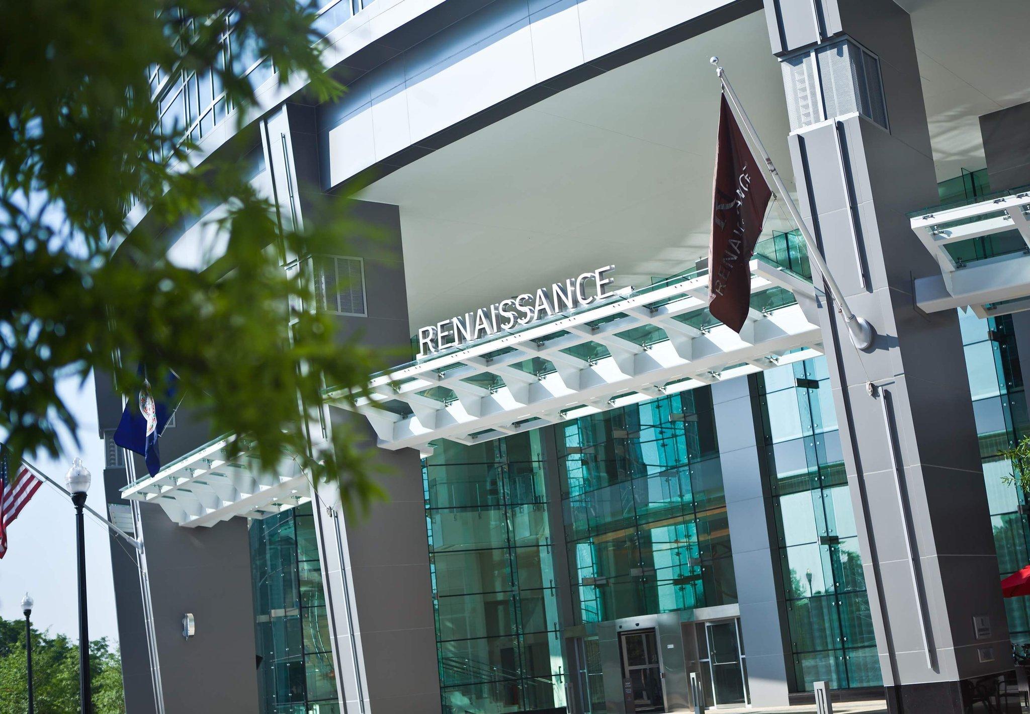 Vista Exterior Renaissance Arlington Capital View Hotel
