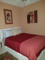 Renta Vacacional - Tropics at Little Bay Country Club