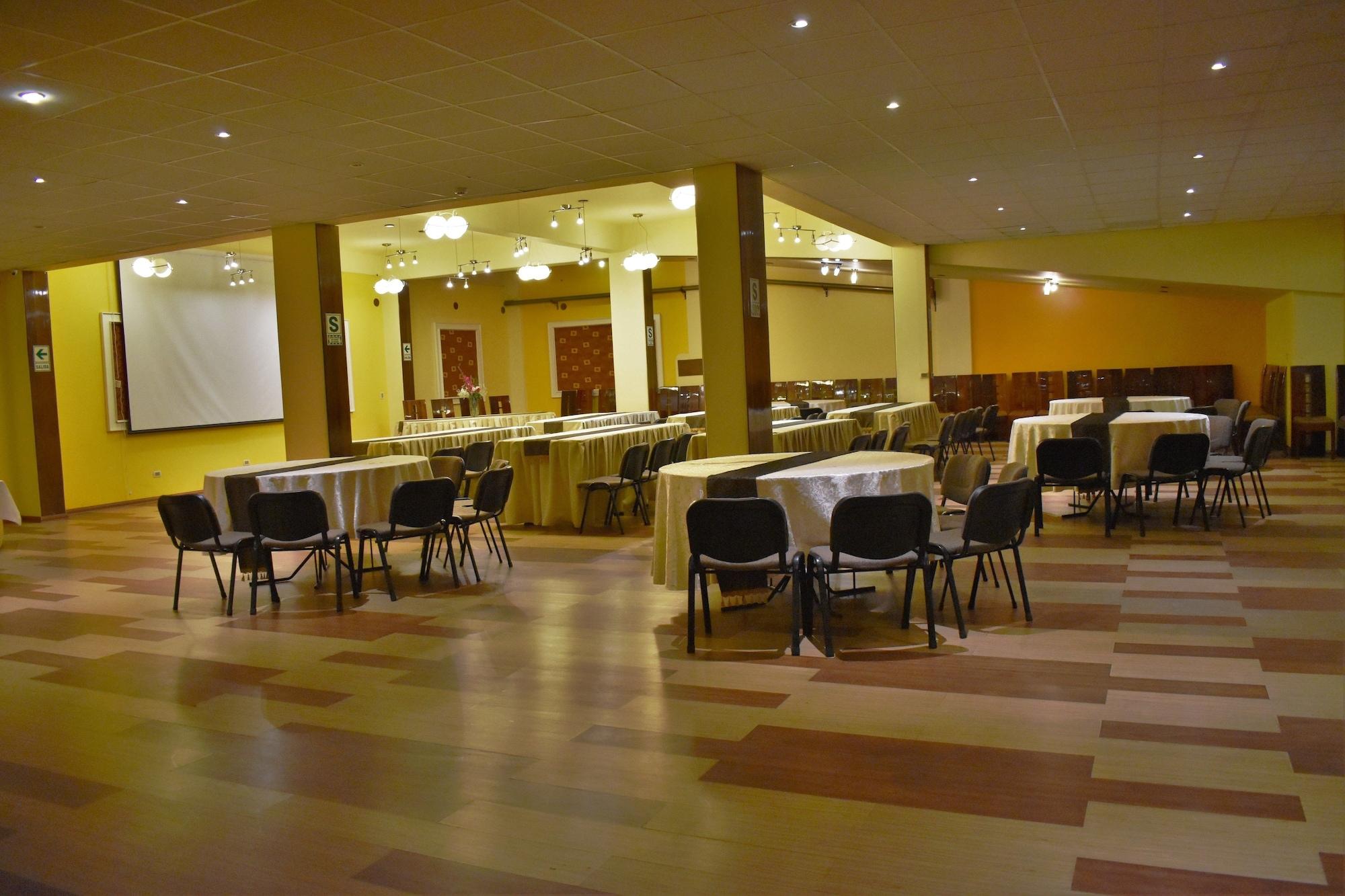 Sala de Reuniones Royal Inn Hotel Puno