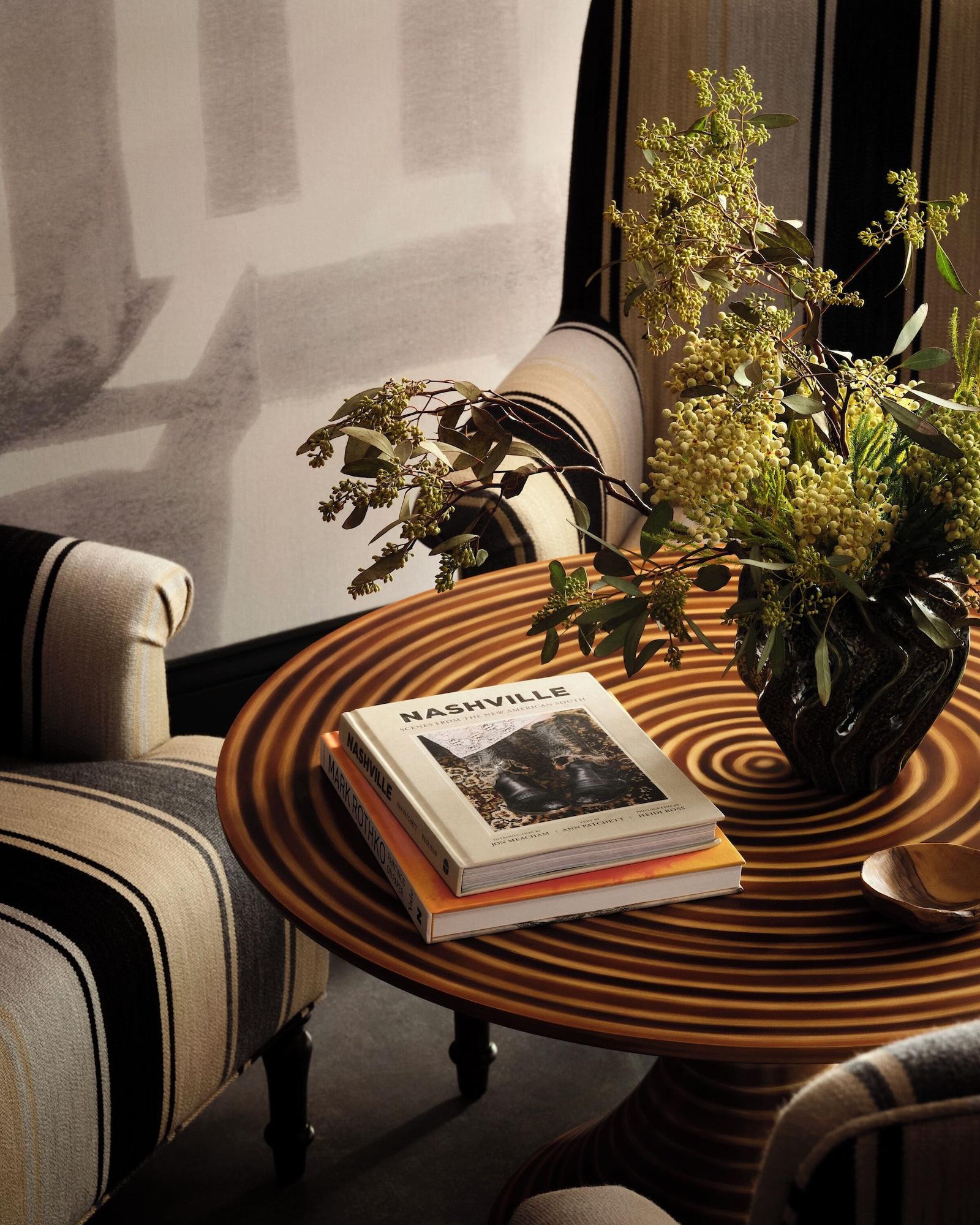 Vista Lobby Memoir Wedgewood Houston