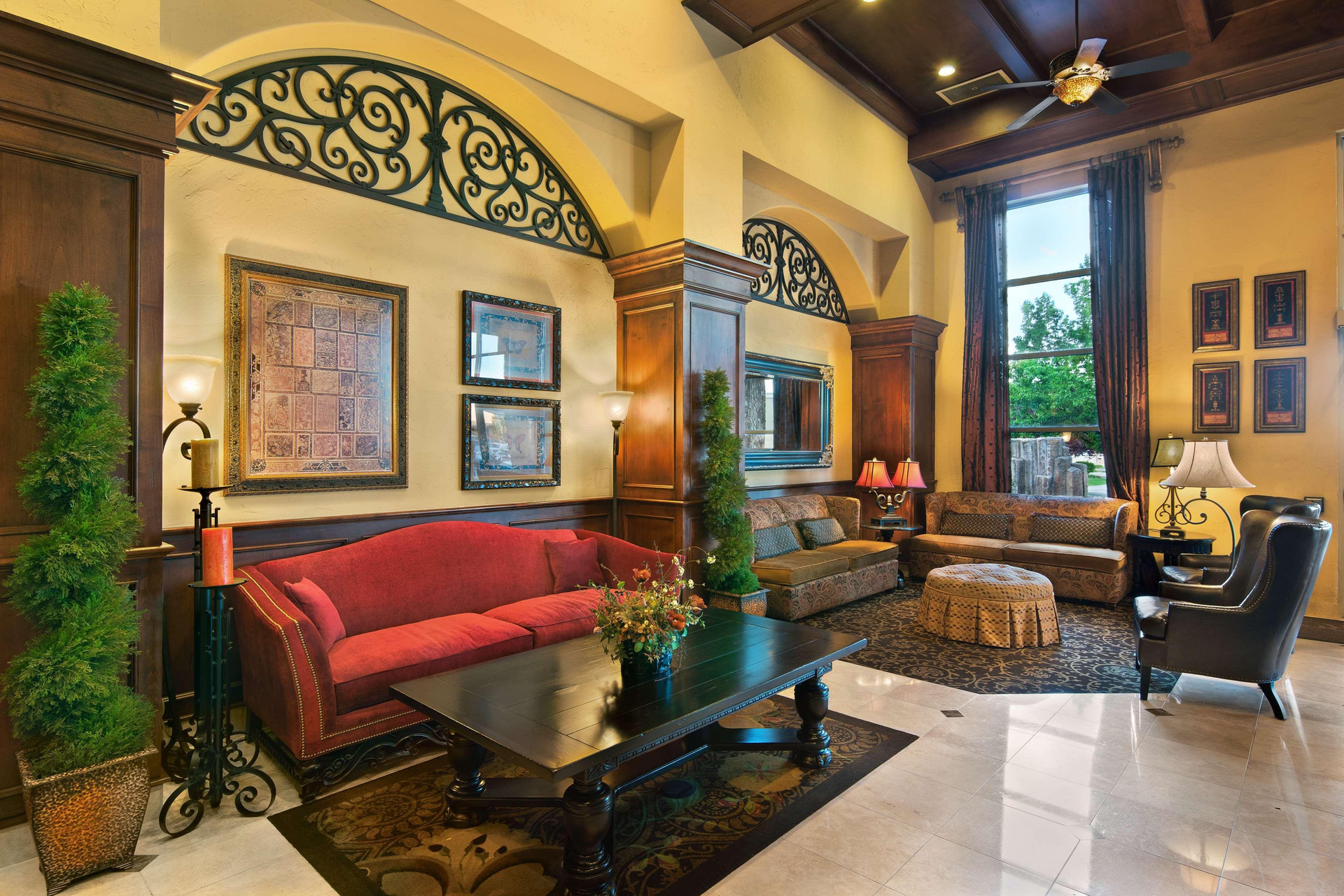 Vista Lobby Oxford Suites Boise