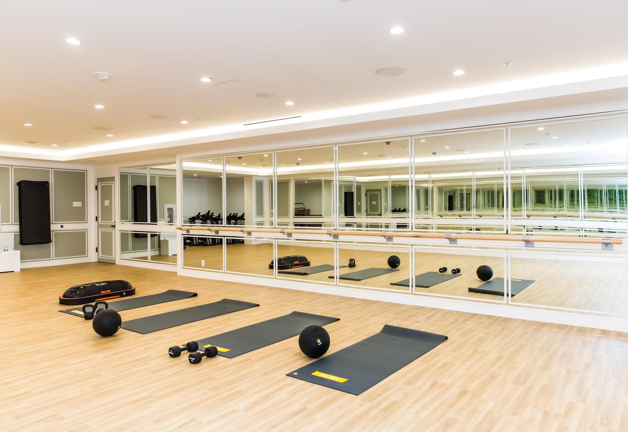 Gimnasio Hotel del Coronado, Curio Collection by Hilton