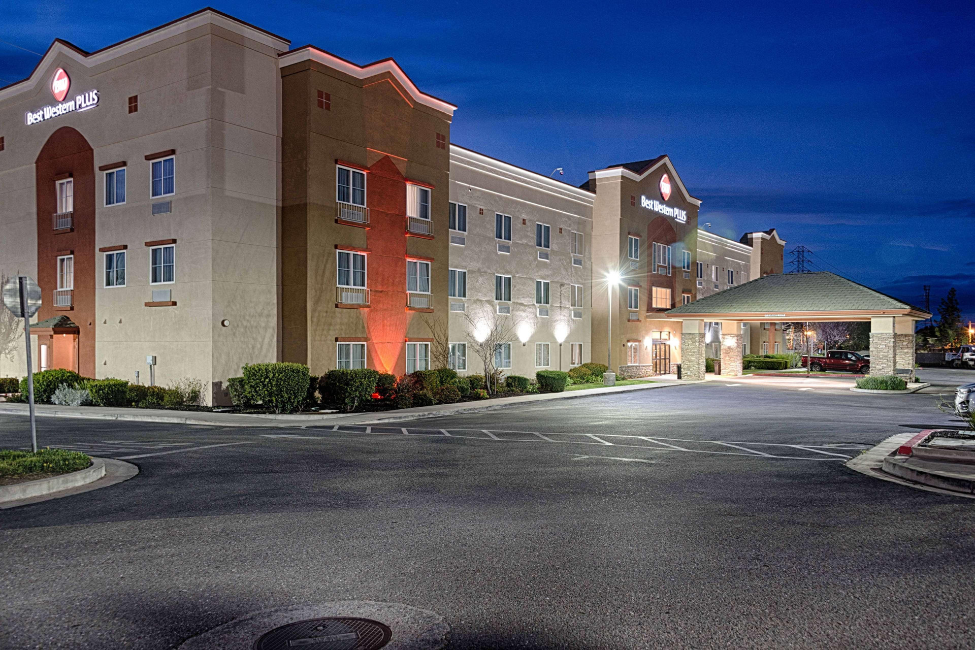 Vista Exterior Best Western Plus Delta Inn & Suites