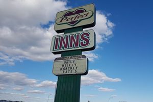 Alojamiento - Perfect Inns & Suites