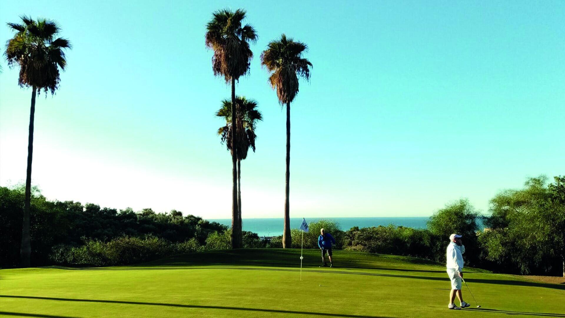Campo de Golf Fay Victoria Beach