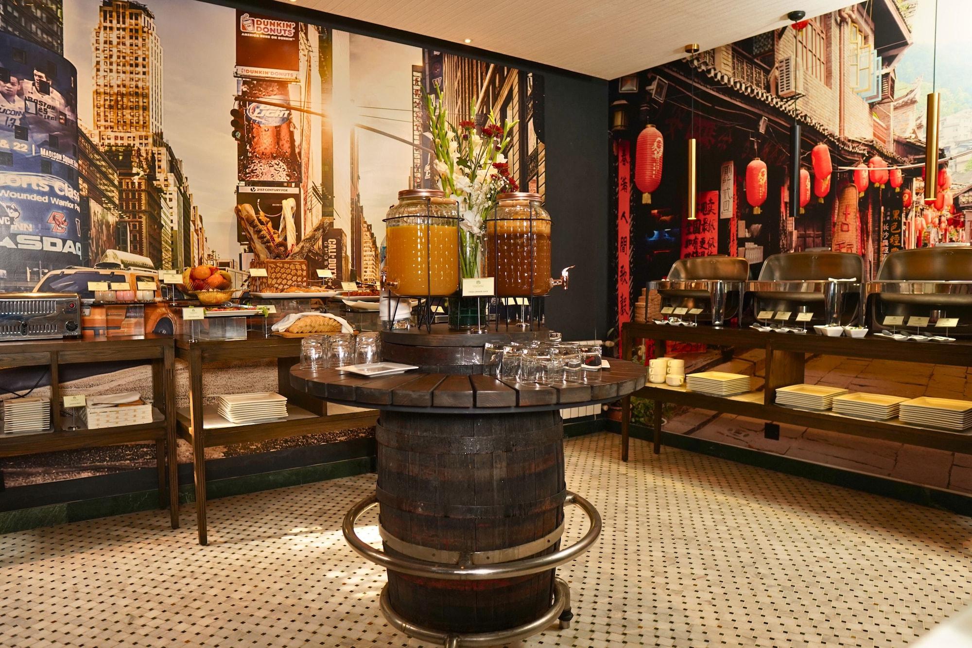 Restaurant Heritage Luxury Suites- ALL Suite Hotel