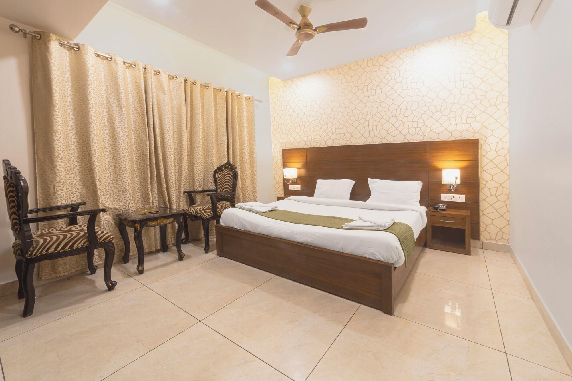 Set de Habitación Green Hotel - Behind Parmarth Niketan