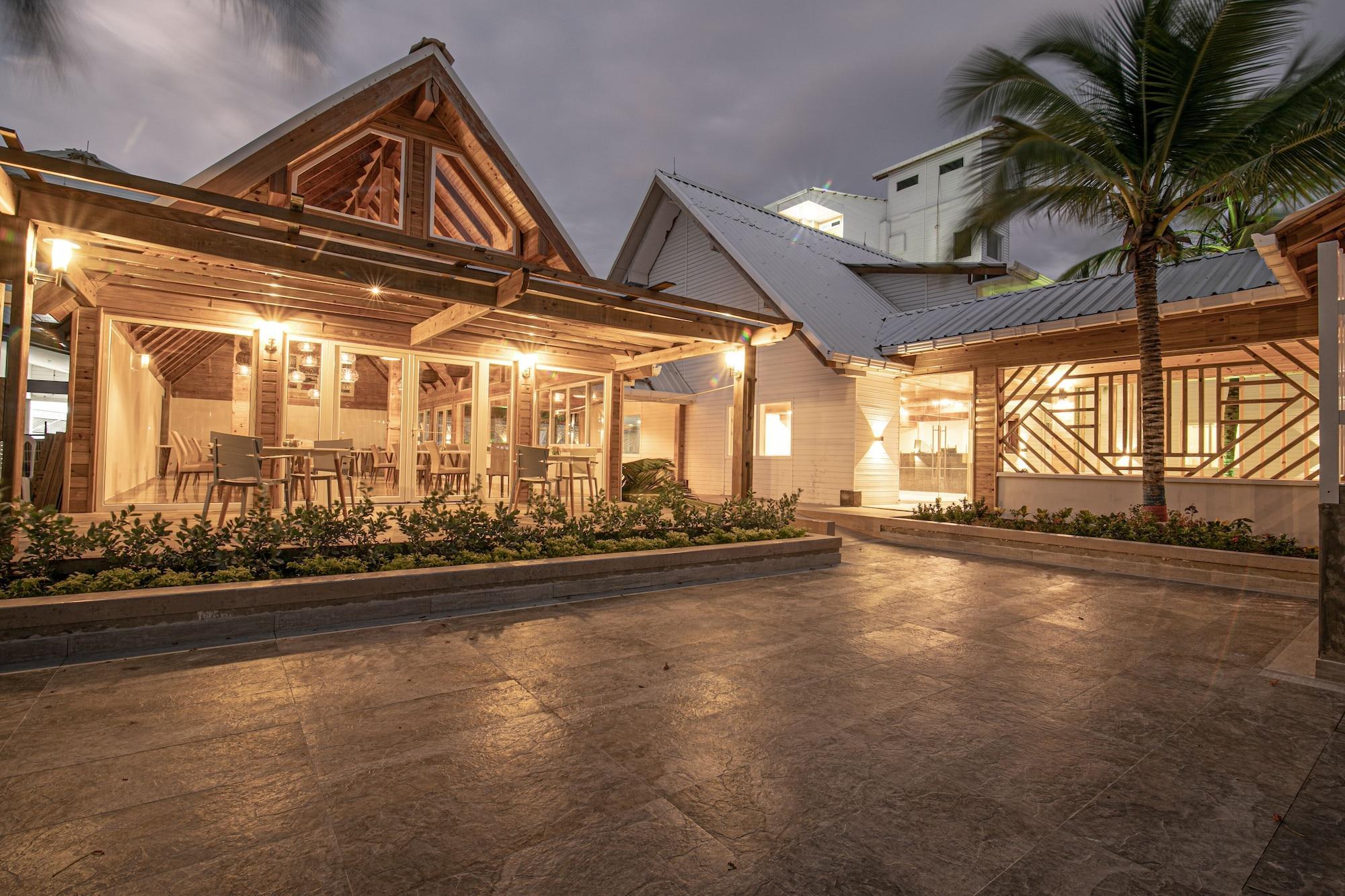 Vista Exterior Caribbean Coral