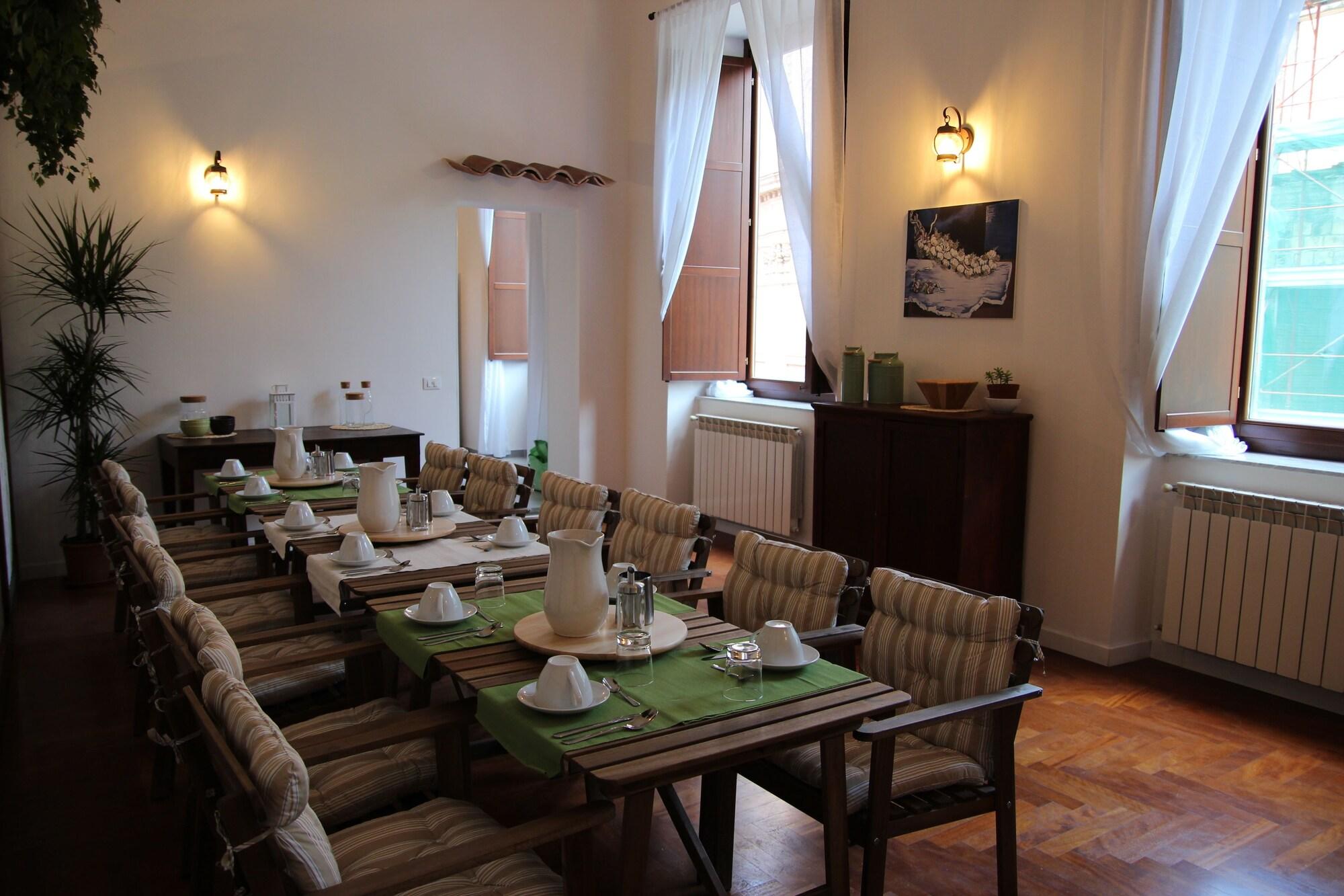 Varios B&B Gallidoro Maqueda 124 st