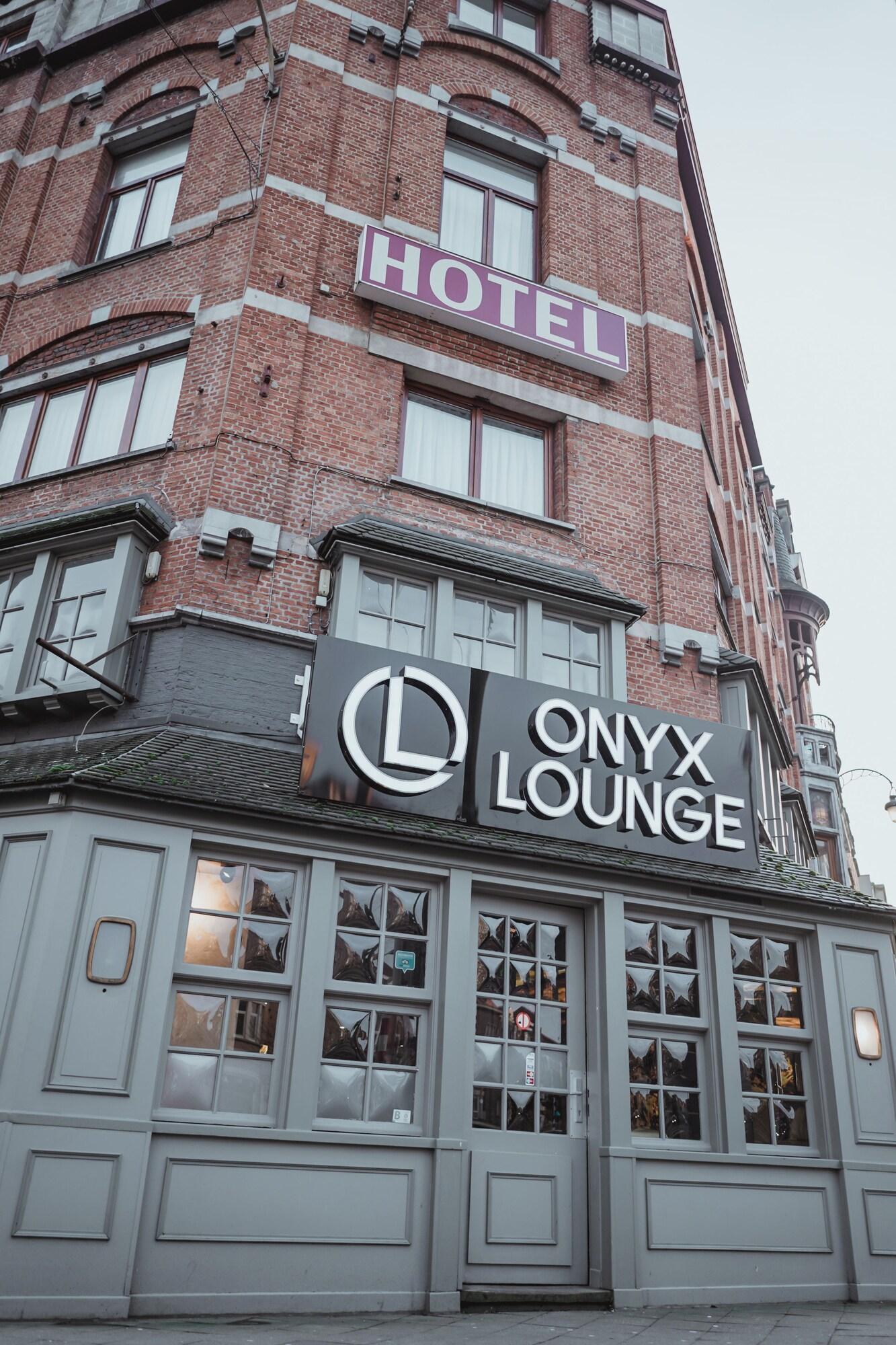 Vista Exterior Onyx Hotel Expo