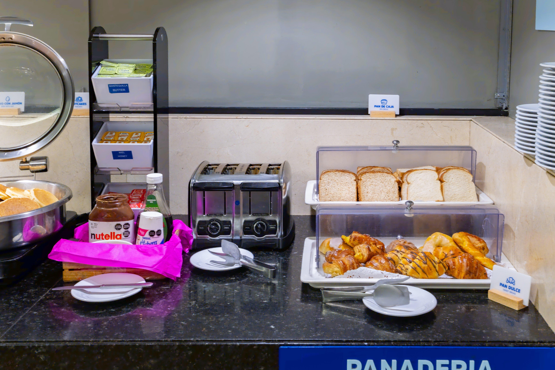 Restaurant Holiday Inn Express Mexico Reforma by IHG