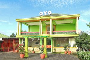Alojamiento - OYO 2596 Homestay Hj. Suharti