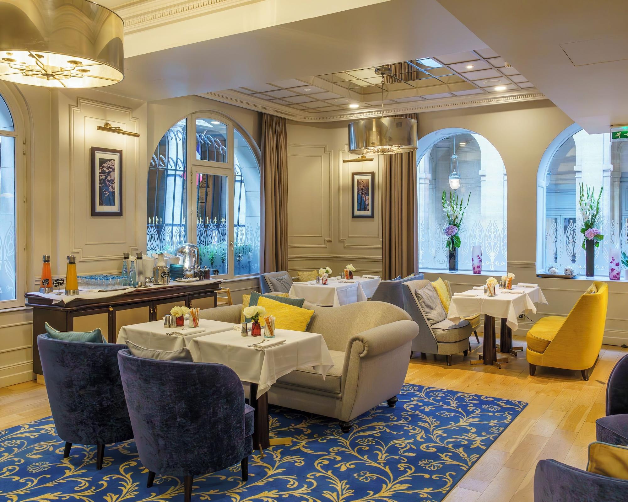 Vista Lobby La Clef Louvre Paris by The Crest Collection