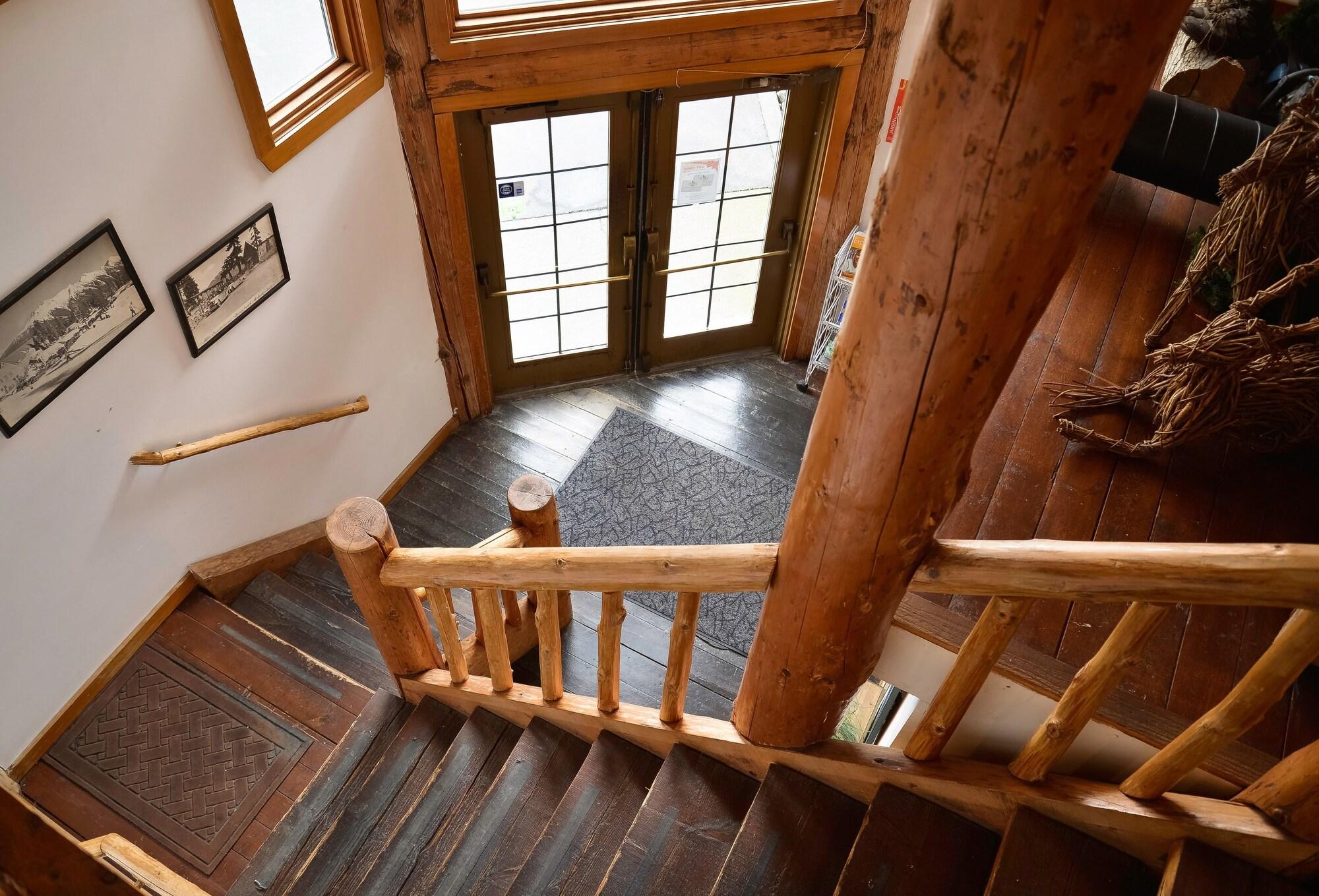 Varios Sumas Mountain Lodge