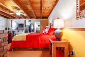 Alquiler Vacacional - Casita Del Sol Charming Private Studio Studio Bedroom Cabin by RedAwning