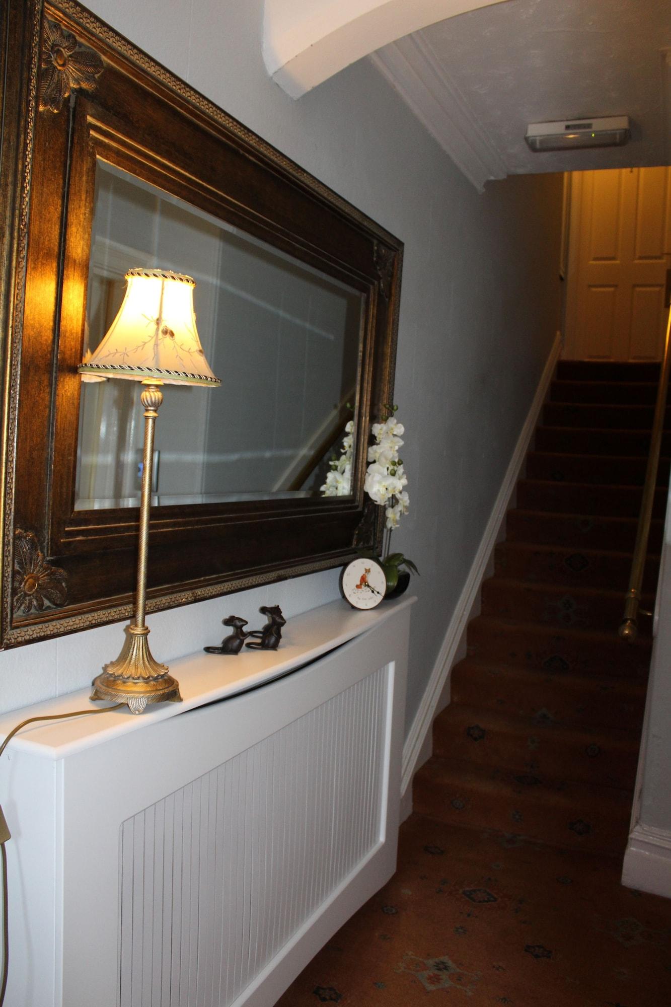 Varios Brantfell House