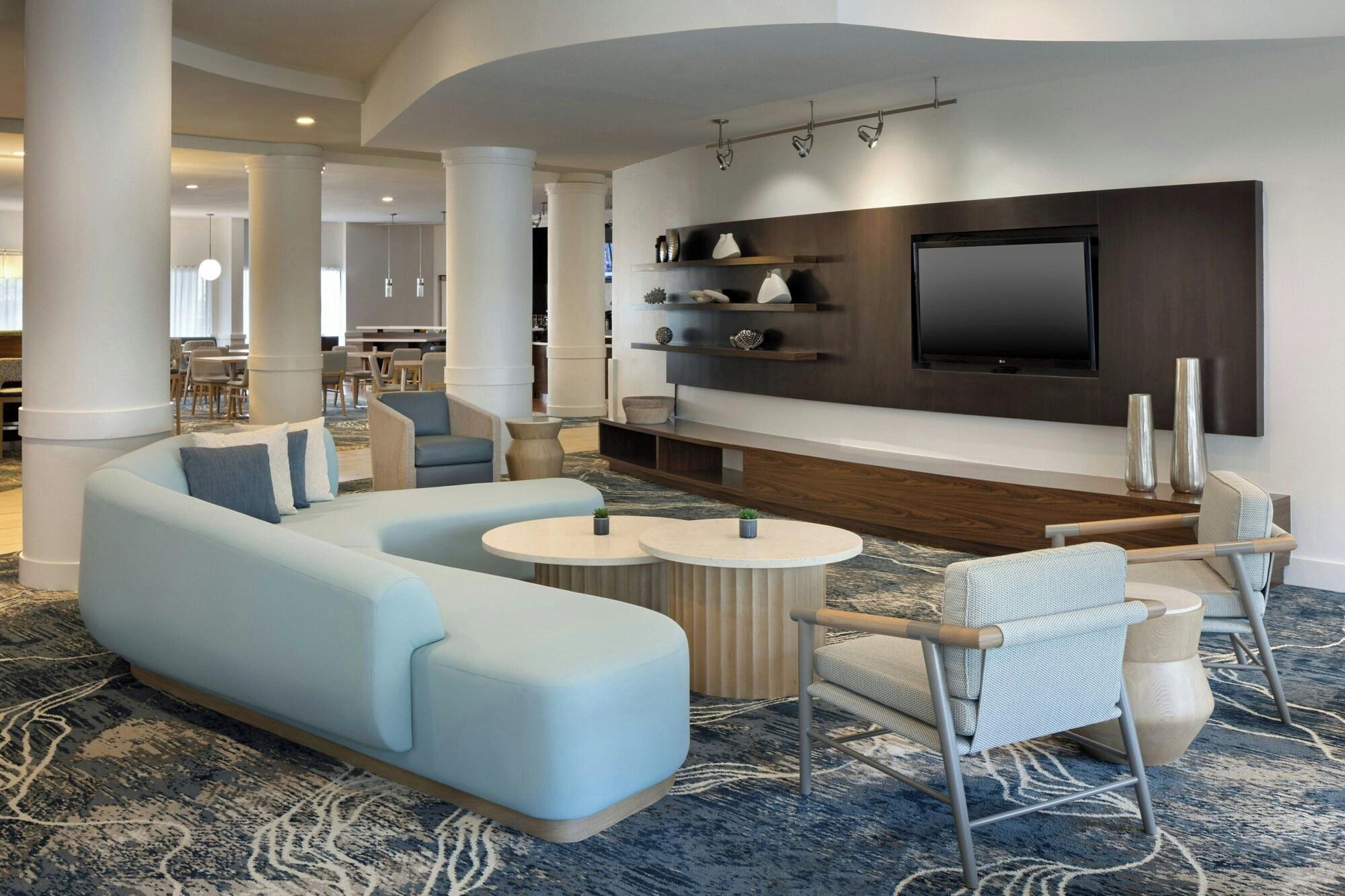 Vista Lobby Courtyard by Marriott Sandestin Grand Boulevard