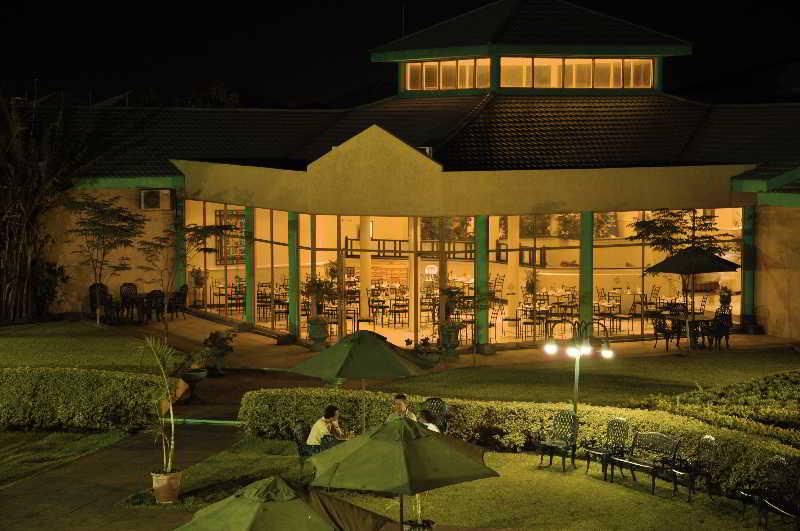 Varios Crossroads Hotel