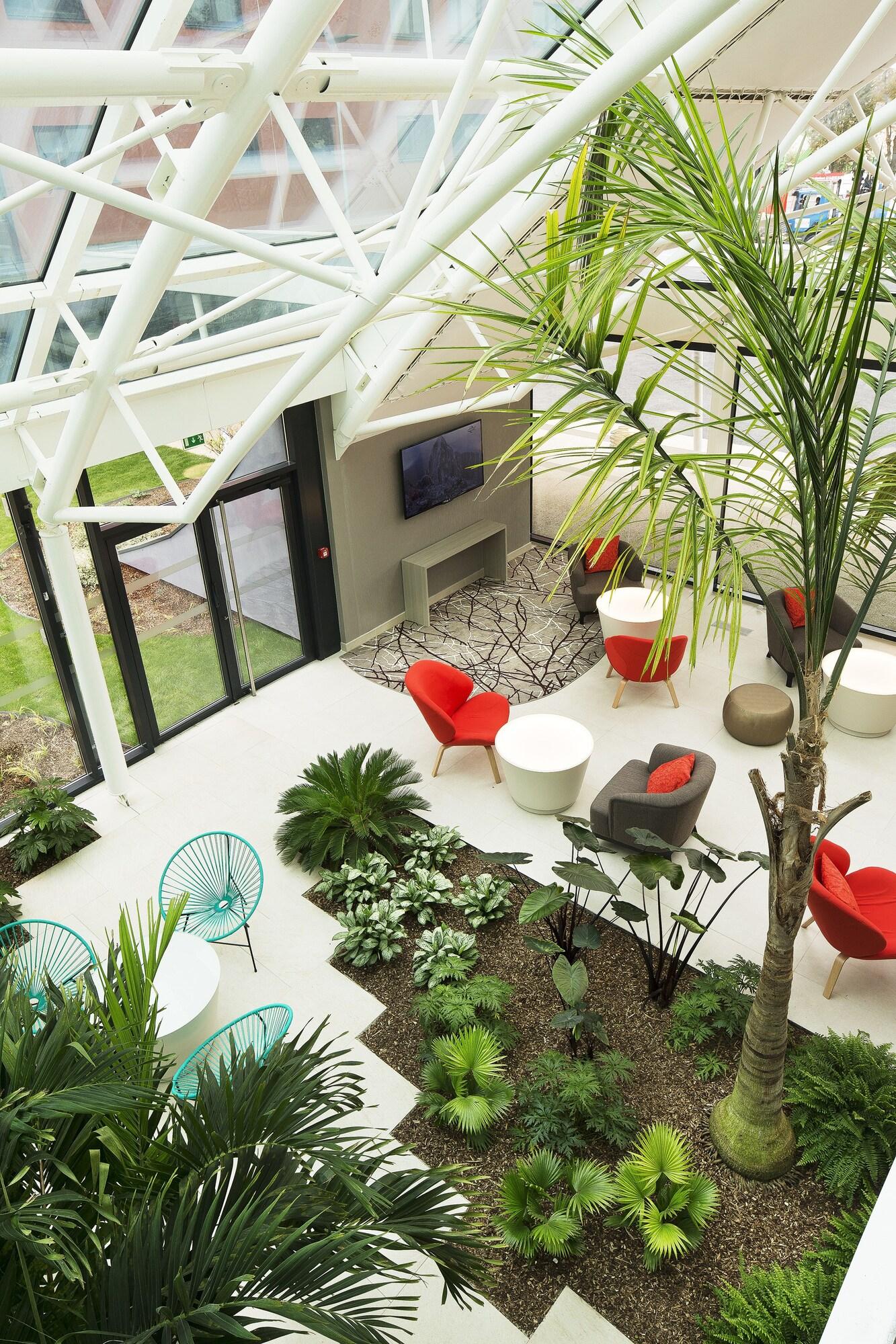 Vista Lobby Hotel Oceania Paris Roissy CDG