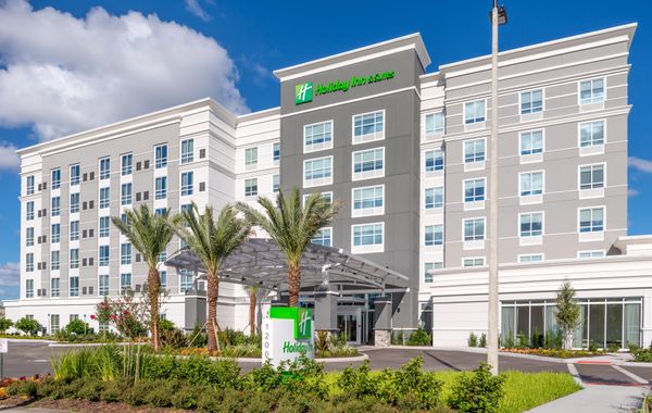 Holiday Inn & Suites Orlando I-Drive Theme Parks by IHG - Hoteles cerca de Premium Outlets en Orlando