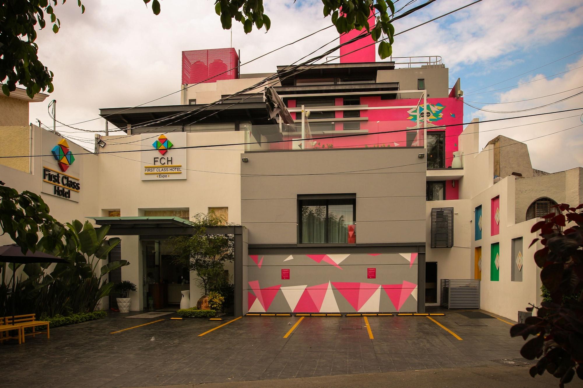 Vista Exterior FCH Hotel Expo