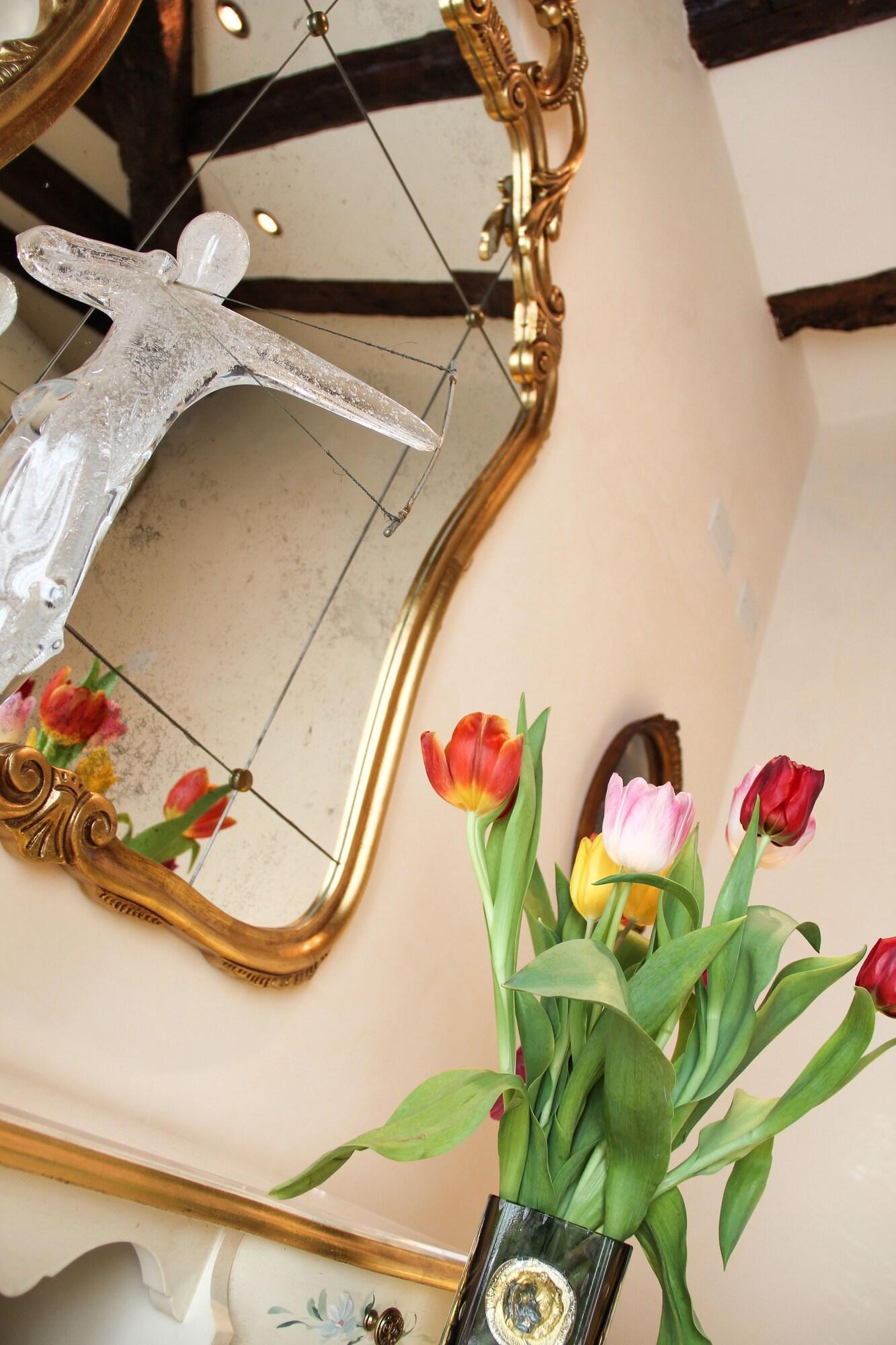 Vista Lobby Angeles Inn