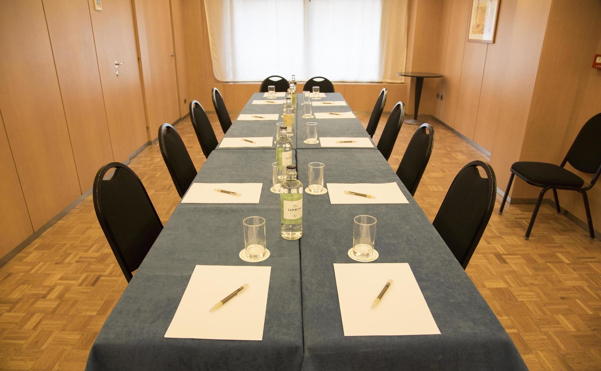 Sala de Reuniones Hotel Delta