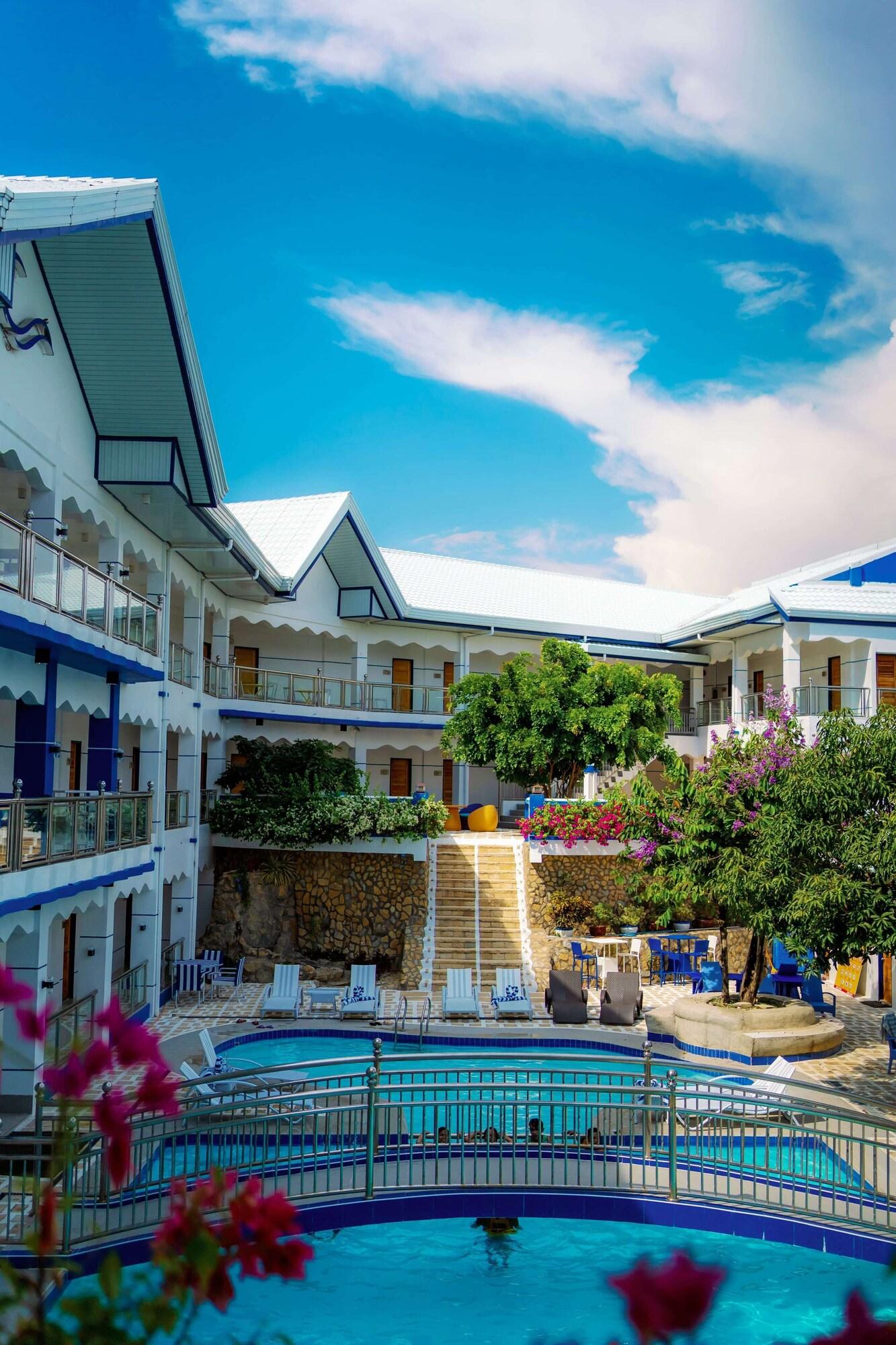 Vista Exterior Santiago Cove Hotel and Restaurant