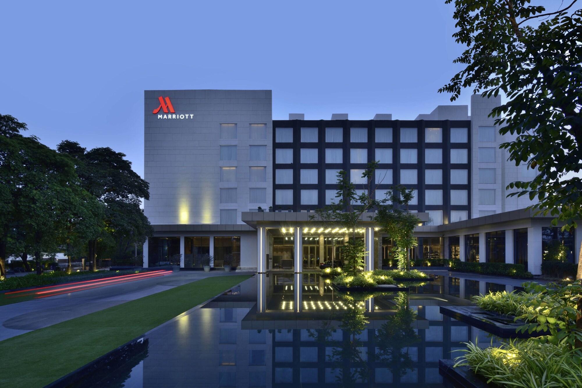 Vista Exterior Indore Marriott Hotel