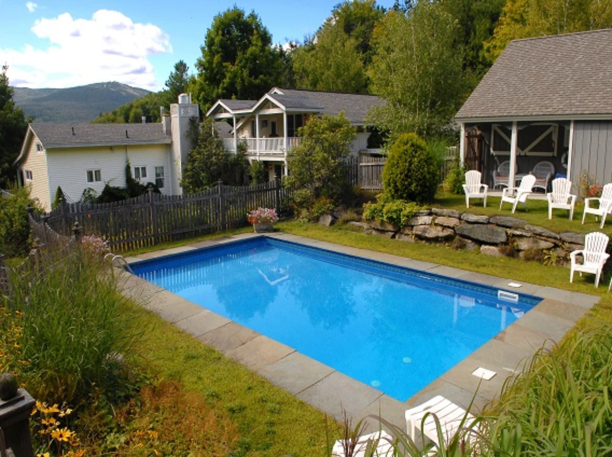 Vista Piscina Deerhill Inn