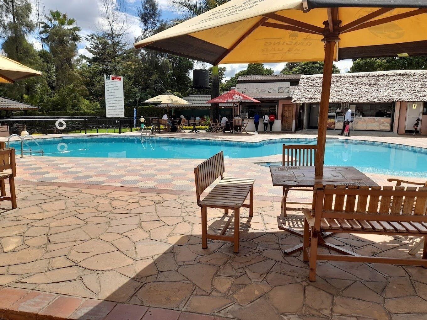 Vista Piscina Castle Gardens Hotel