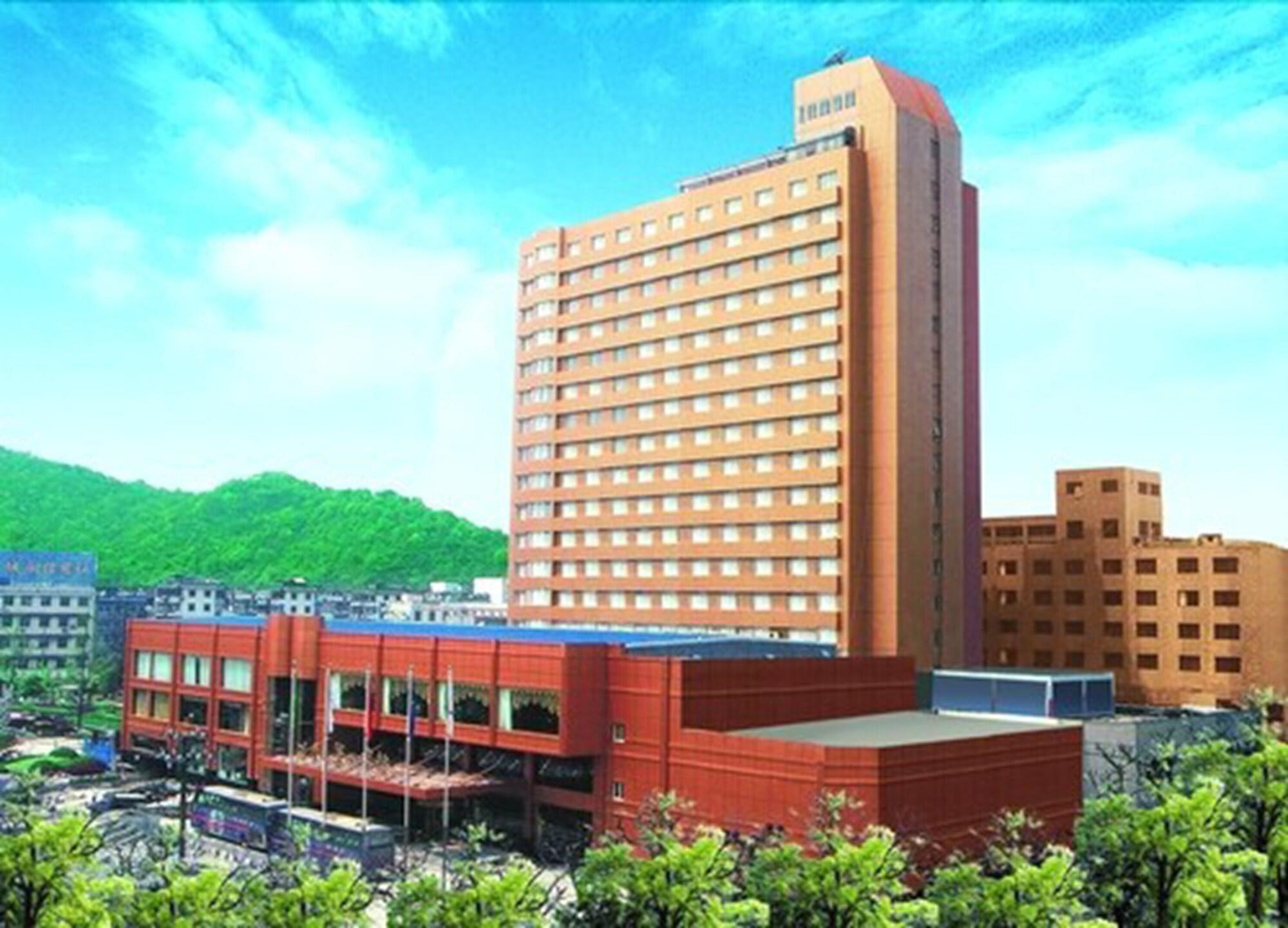 Vista Exterior New Century Zhejiang Xiaoshan Hotel